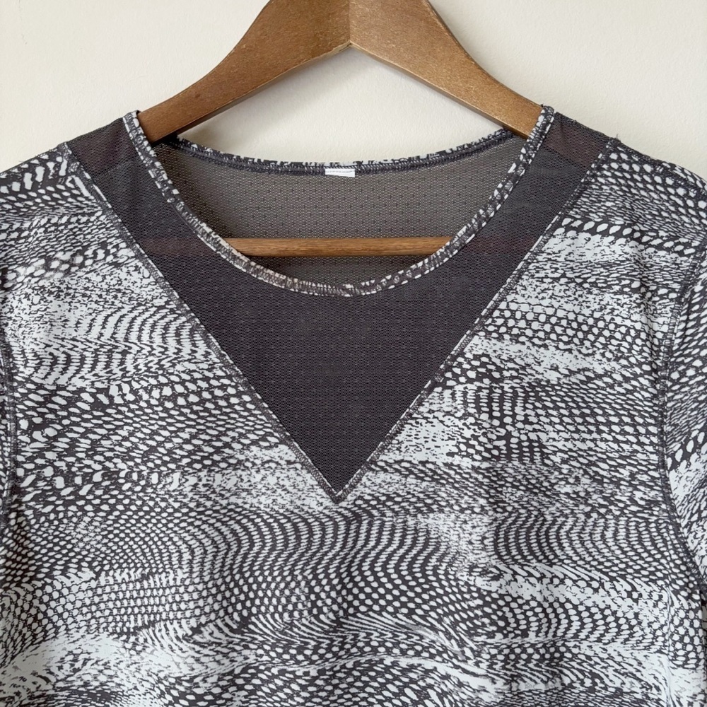 Lululemon For The Run Top Medium Swerve Vapor Metal Grey - Picture 3 of 8
